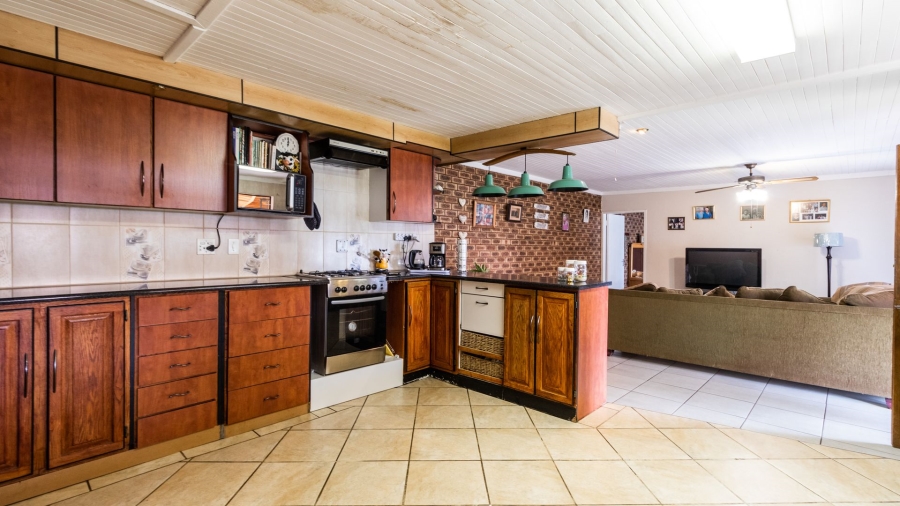4 Bedroom Property for Sale in Bonaero Park Gauteng