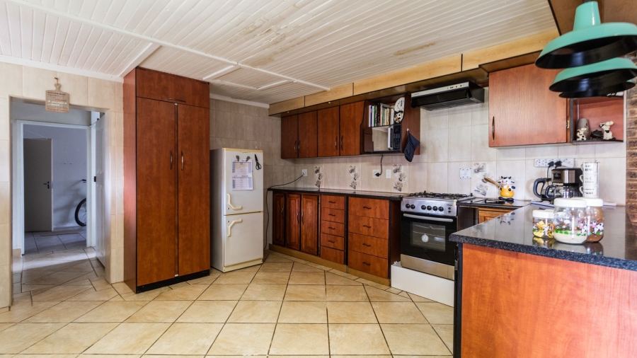4 Bedroom Property for Sale in Bonaero Park Gauteng