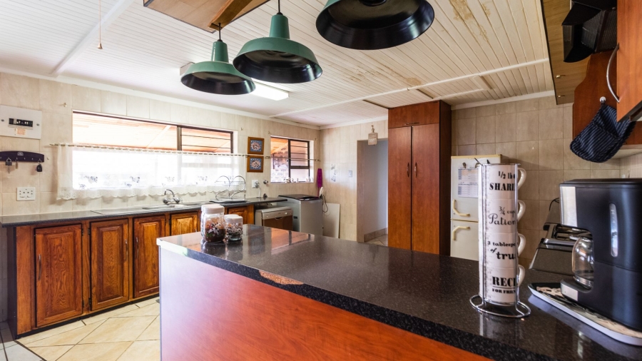 4 Bedroom Property for Sale in Bonaero Park Gauteng