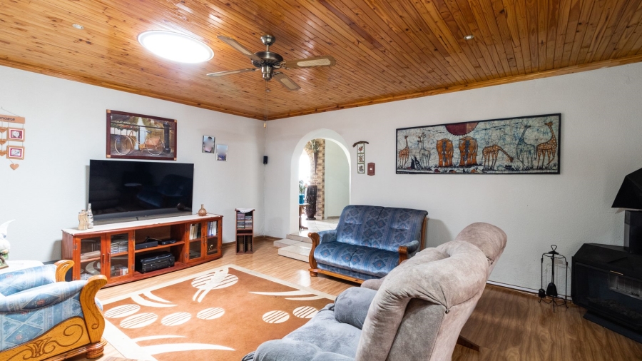4 Bedroom Property for Sale in Bonaero Park Gauteng