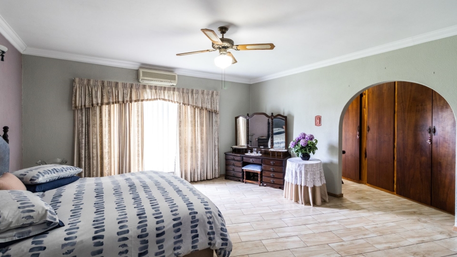 4 Bedroom Property for Sale in Bonaero Park Gauteng