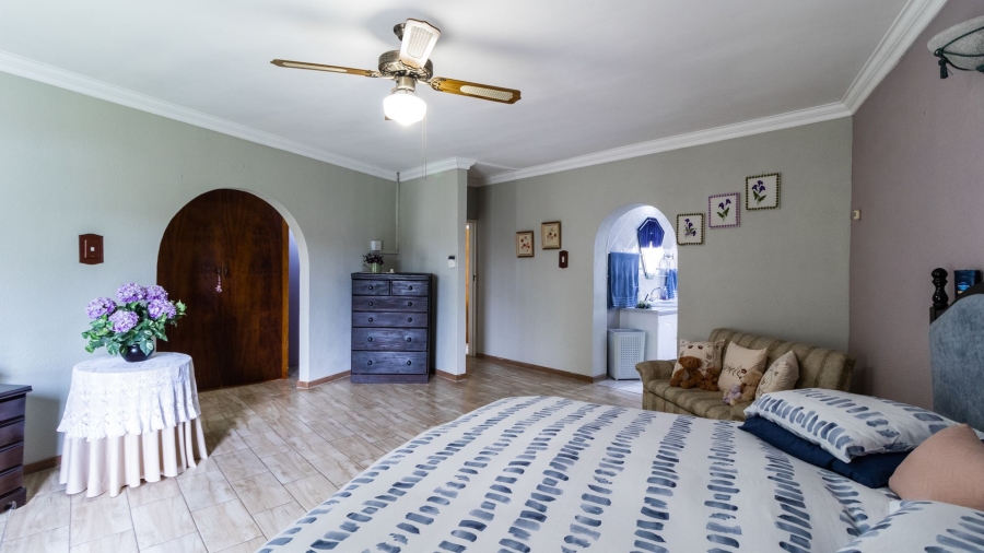 4 Bedroom Property for Sale in Bonaero Park Gauteng