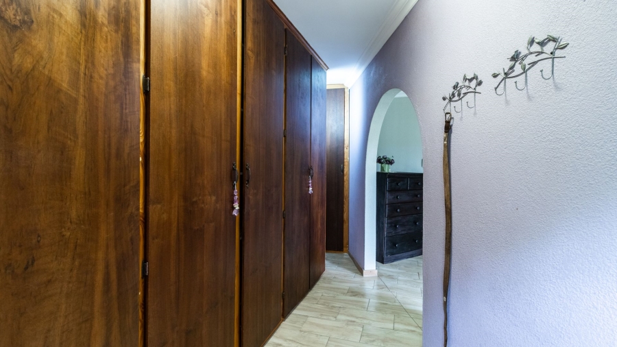 4 Bedroom Property for Sale in Bonaero Park Gauteng