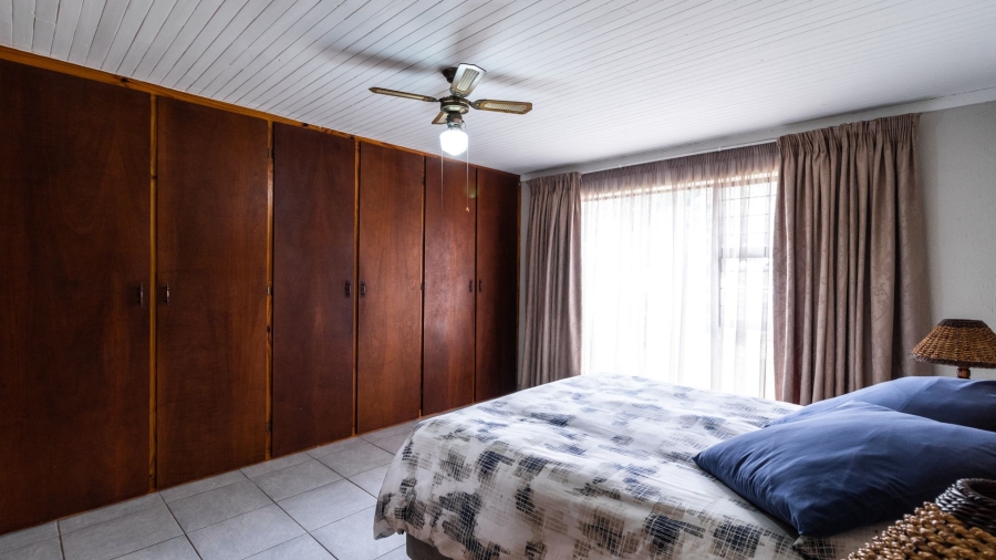 4 Bedroom Property for Sale in Bonaero Park Gauteng