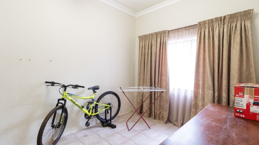 4 Bedroom Property for Sale in Bonaero Park Gauteng