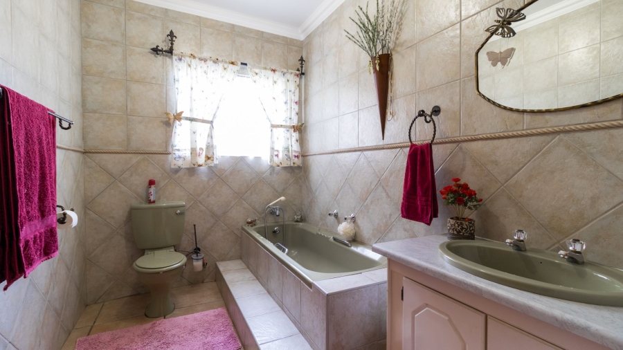 4 Bedroom Property for Sale in Bonaero Park Gauteng