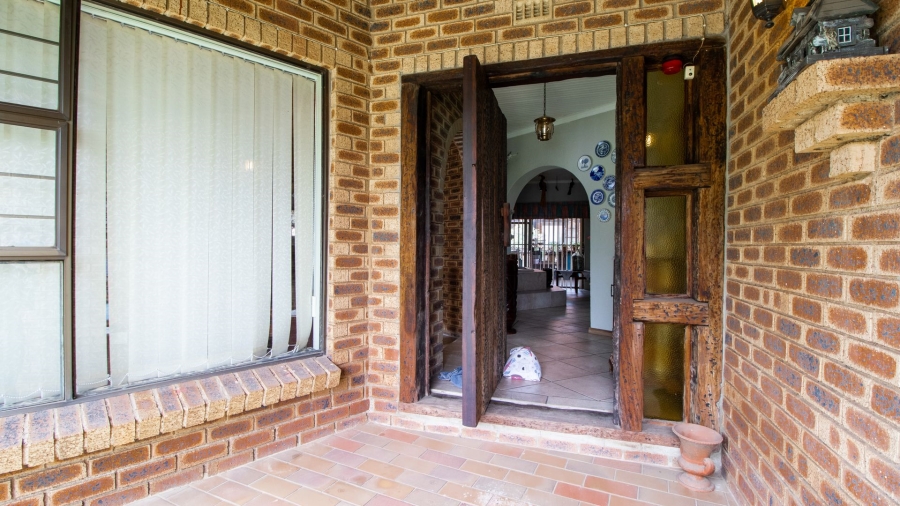 4 Bedroom Property for Sale in Bonaero Park Gauteng