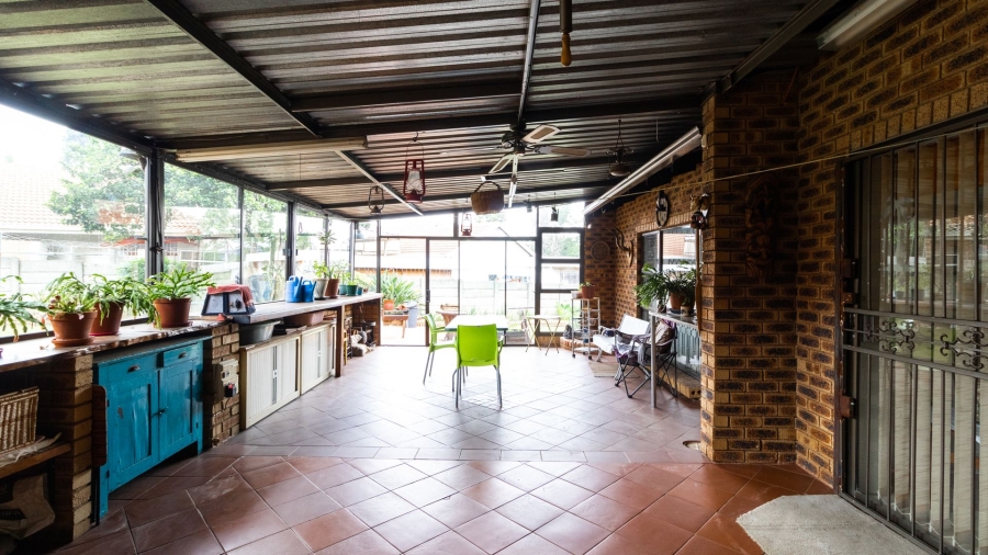 4 Bedroom Property for Sale in Bonaero Park Gauteng