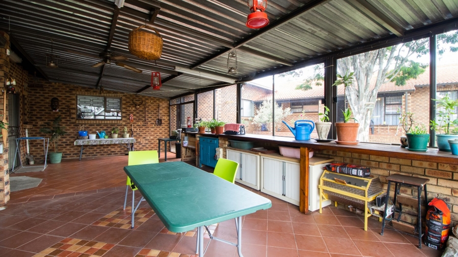 4 Bedroom Property for Sale in Bonaero Park Gauteng