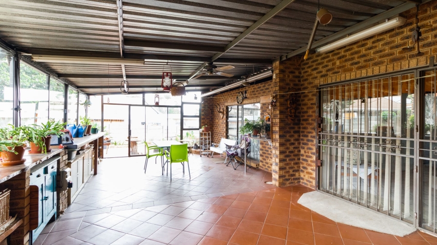 4 Bedroom Property for Sale in Bonaero Park Gauteng