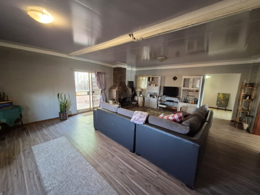 To Let 5 Bedroom Property for Rent in Bashewa A H Gauteng