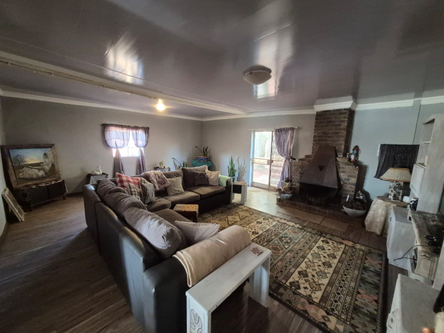 To Let 5 Bedroom Property for Rent in Bashewa A H Gauteng