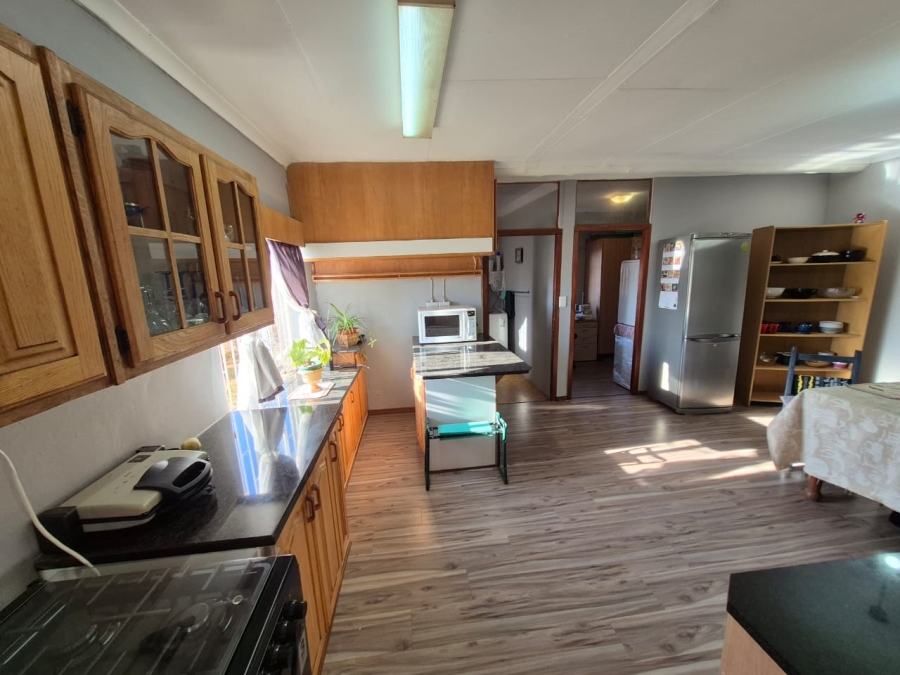 To Let 5 Bedroom Property for Rent in Bashewa A H Gauteng