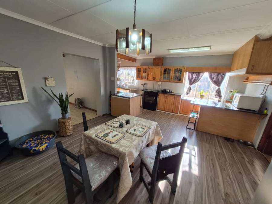 To Let 5 Bedroom Property for Rent in Bashewa A H Gauteng