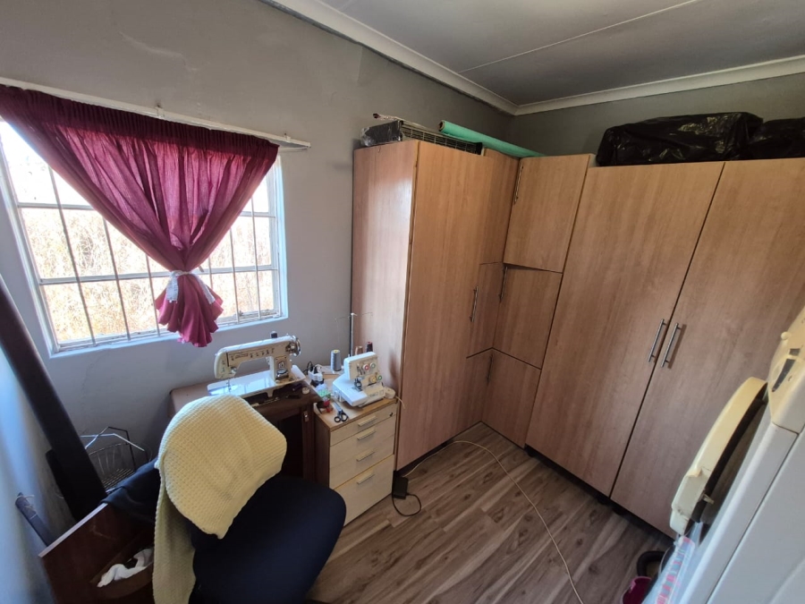 To Let 5 Bedroom Property for Rent in Bashewa A H Gauteng