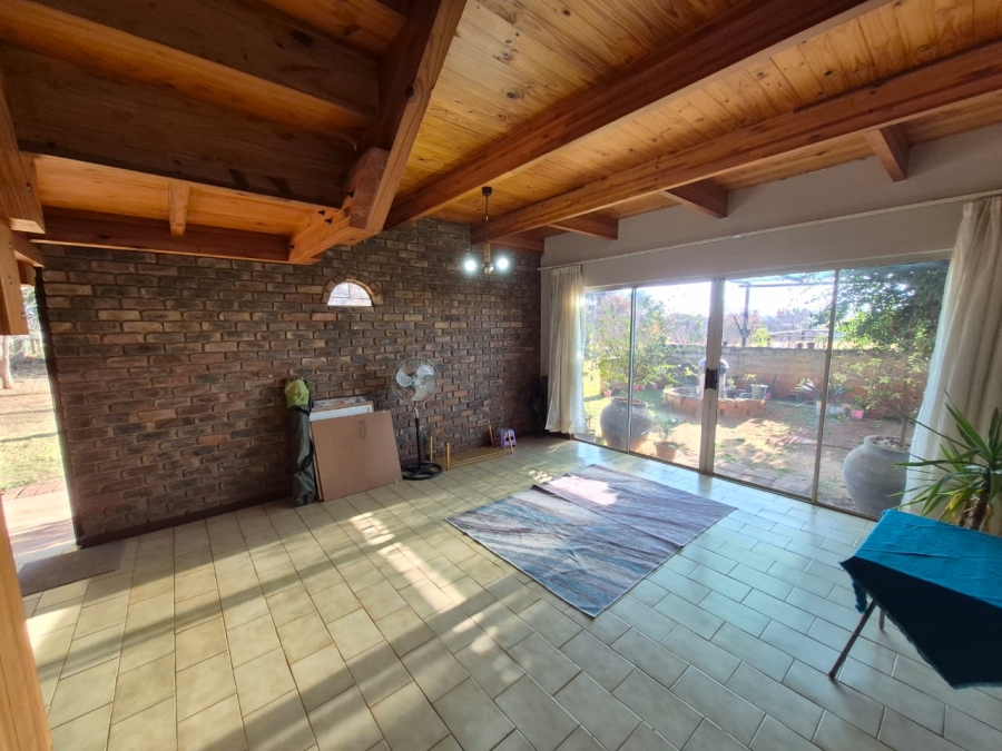 To Let 5 Bedroom Property for Rent in Bashewa A H Gauteng