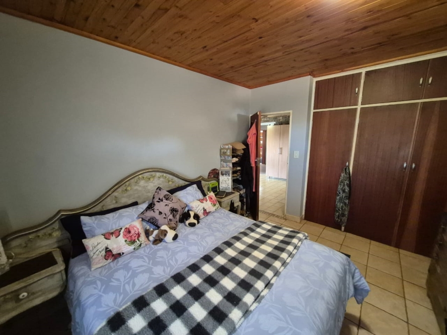 To Let 5 Bedroom Property for Rent in Bashewa A H Gauteng