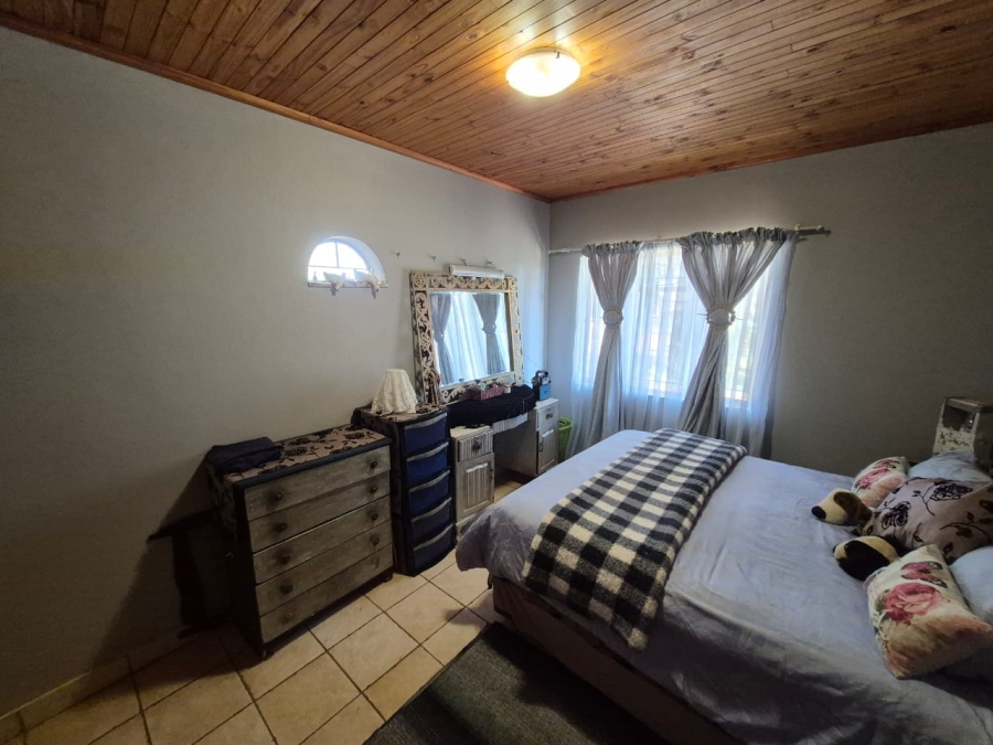 To Let 5 Bedroom Property for Rent in Bashewa A H Gauteng