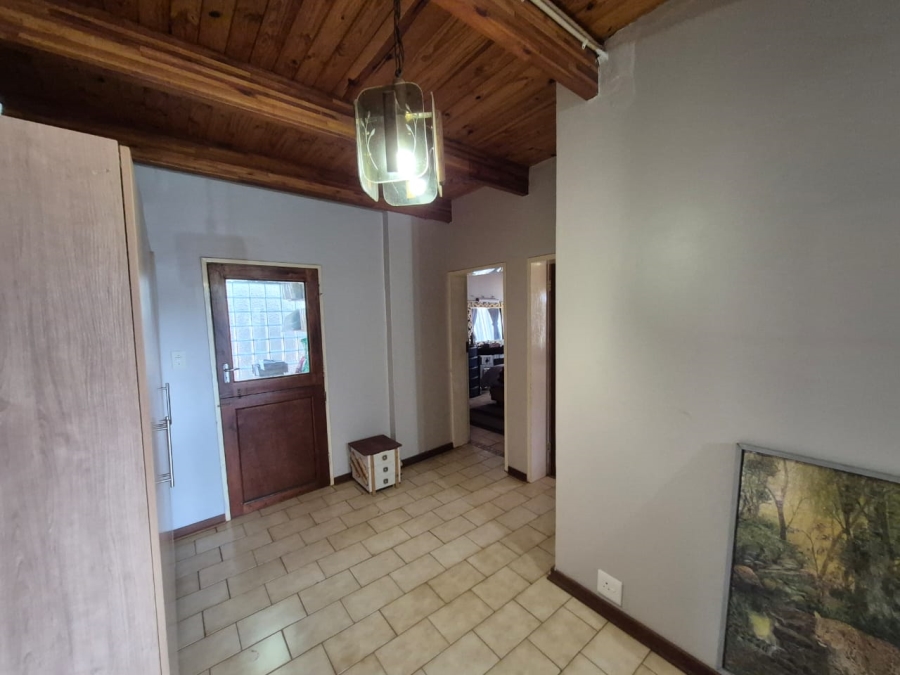 To Let 5 Bedroom Property for Rent in Bashewa A H Gauteng