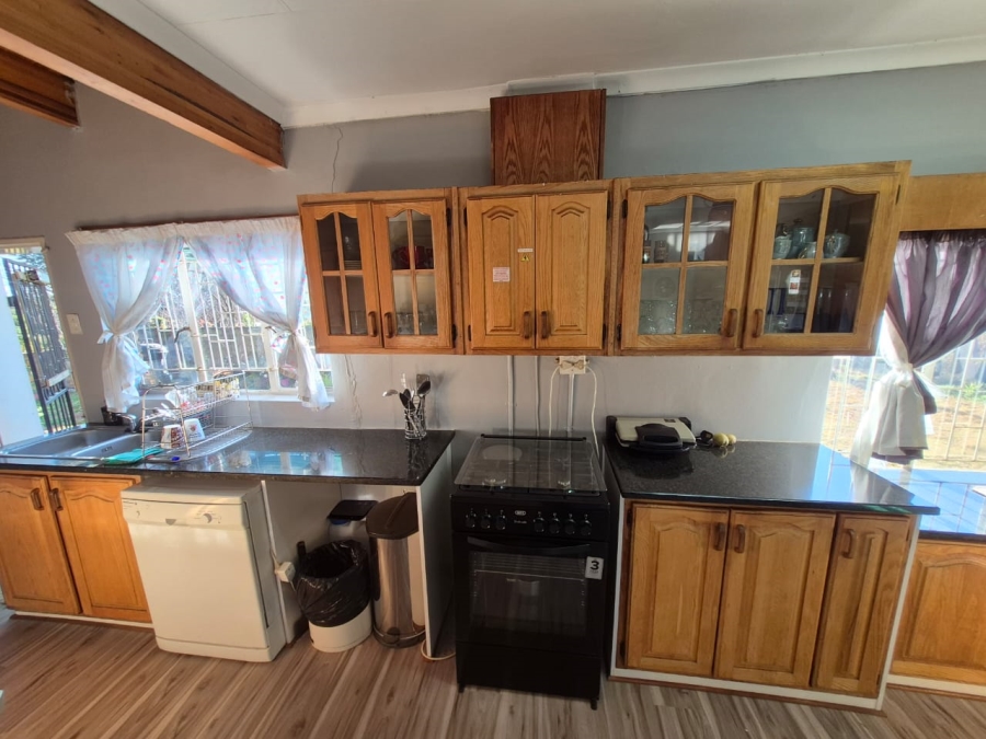 To Let 5 Bedroom Property for Rent in Bashewa A H Gauteng