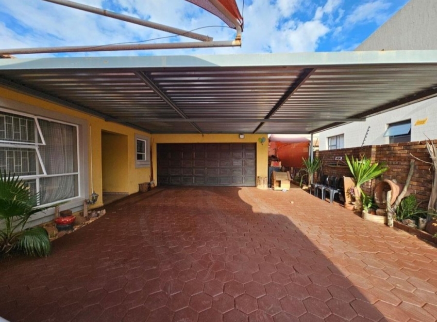 4 Bedroom Property for Sale in Montana Gauteng