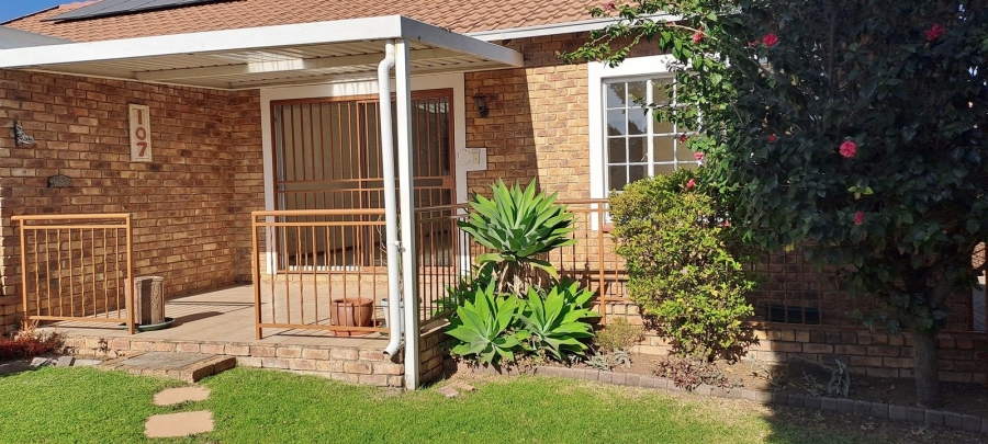 2 Bedroom Property for Sale in Honeydew Grove Gauteng