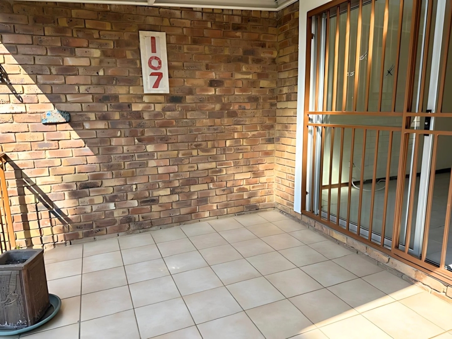 2 Bedroom Property for Sale in Honeydew Grove Gauteng