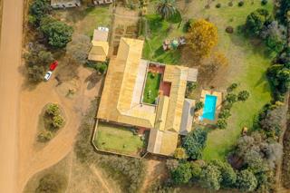 4 Bedroom Property for Sale in Hekpoort Gauteng