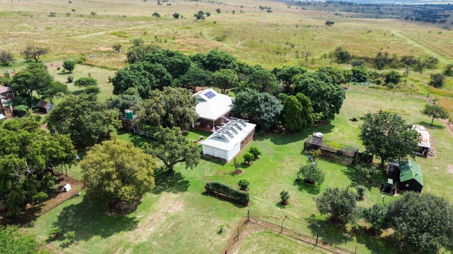 5 Bedroom Property for Sale in Doornrandje Gauteng