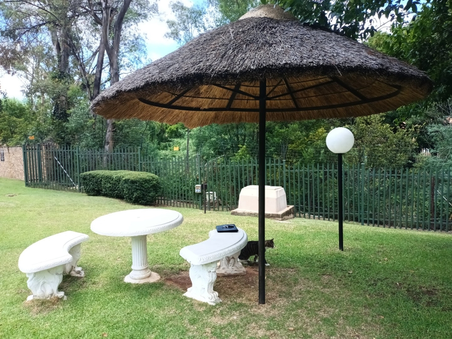 To Let 2 Bedroom Property for Rent in Atholl Gauteng