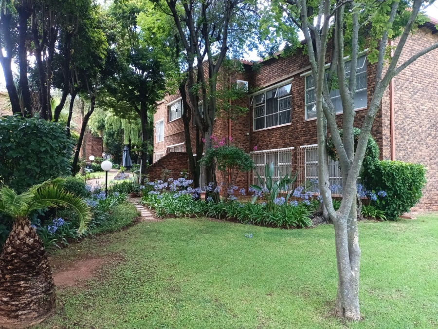 To Let 2 Bedroom Property for Rent in Atholl Gauteng