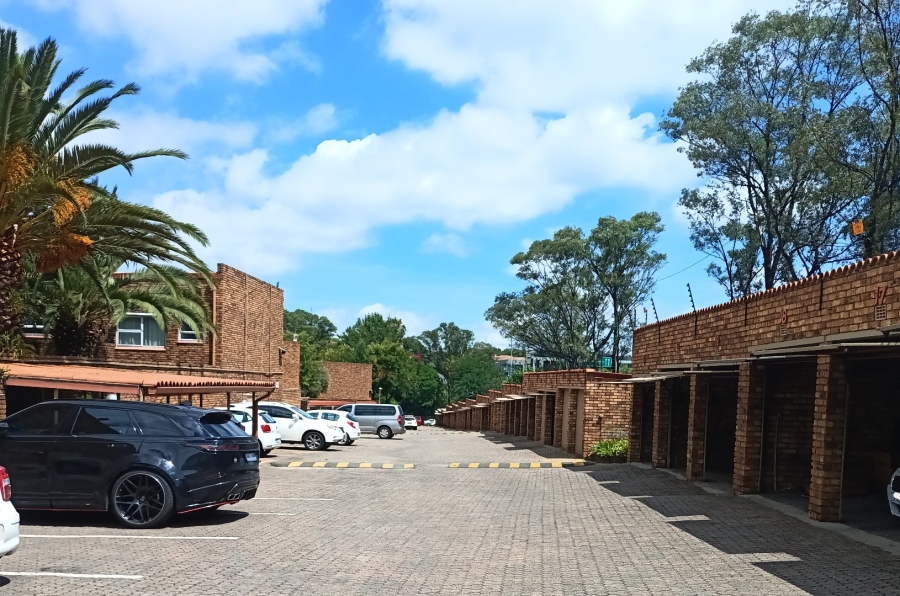 To Let 2 Bedroom Property for Rent in Atholl Gauteng