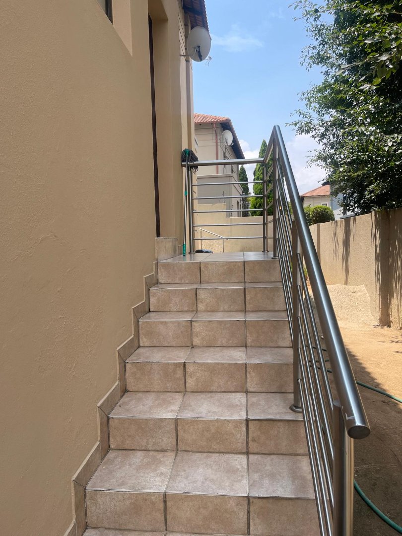 To Let 4 Bedroom Property for Rent in Kyalami Glen Estate Gauteng