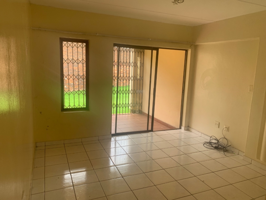 To Let 3 Bedroom Property for Rent in Mondeor Gauteng