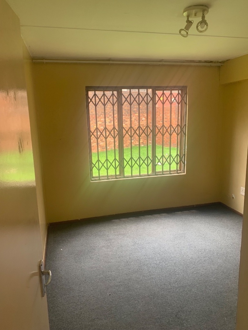 To Let 3 Bedroom Property for Rent in Mondeor Gauteng