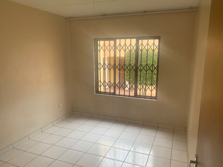 To Let 3 Bedroom Property for Rent in Mondeor Gauteng