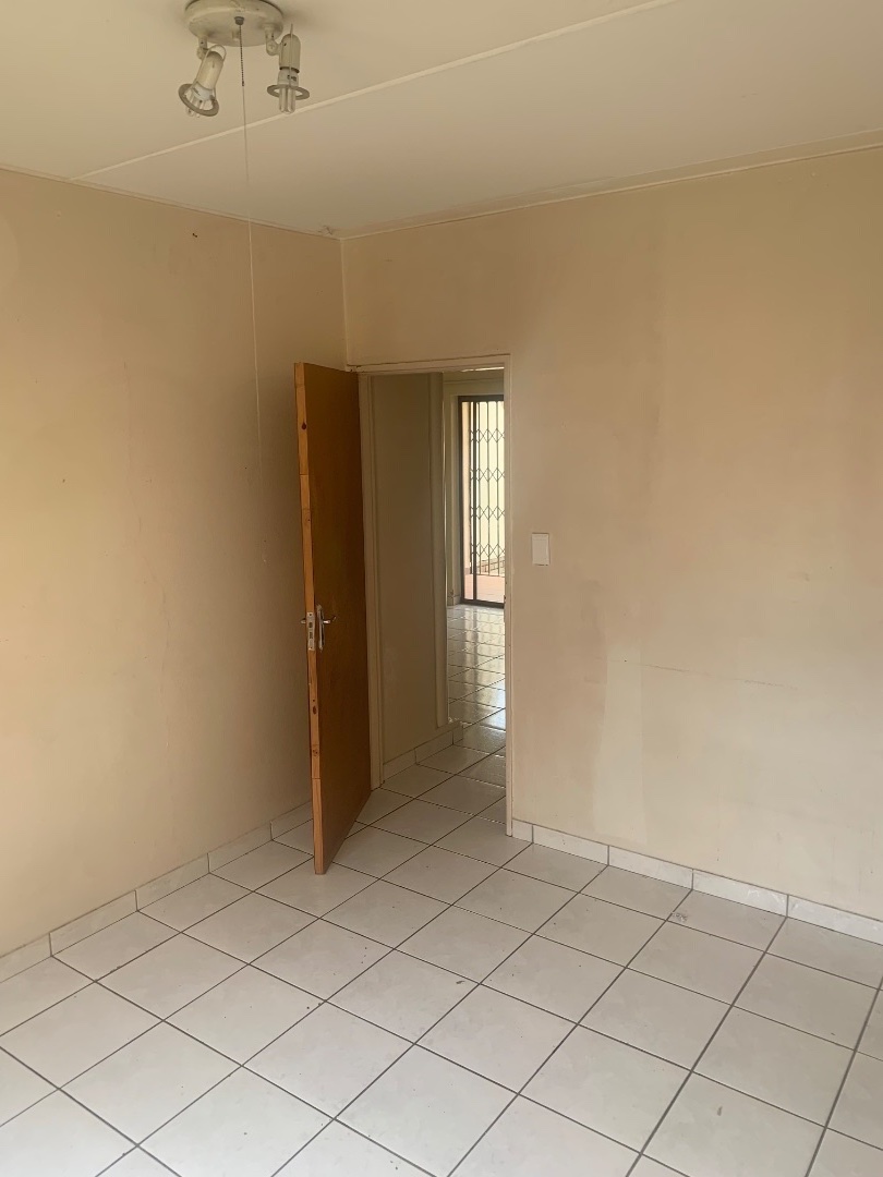 To Let 3 Bedroom Property for Rent in Mondeor Gauteng