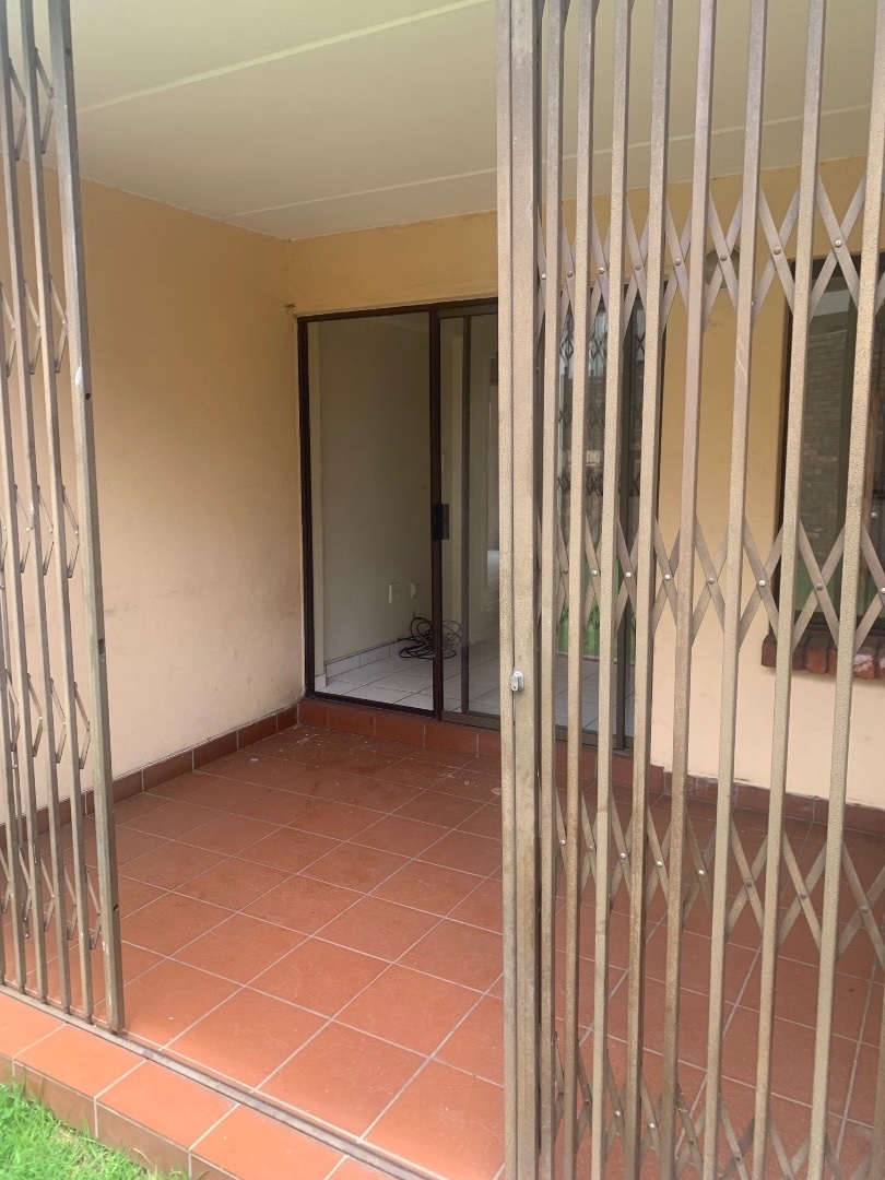 To Let 3 Bedroom Property for Rent in Mondeor Gauteng