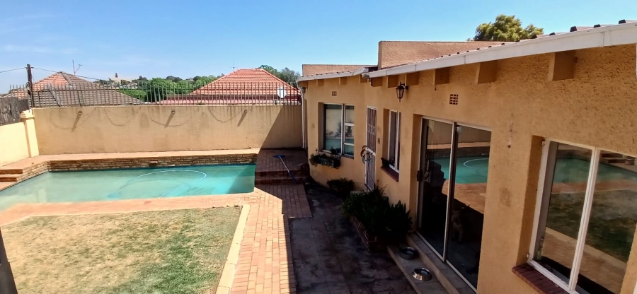 3 Bedroom Property for Sale in Rosettenville Gauteng