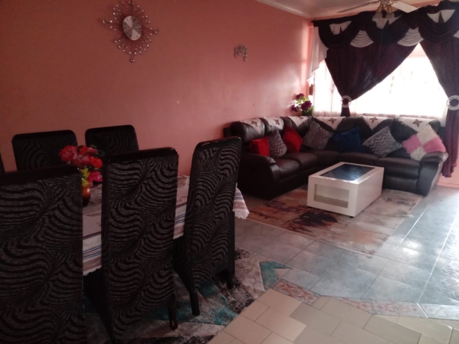 2 Bedroom Property for Sale in Robertsham Gauteng