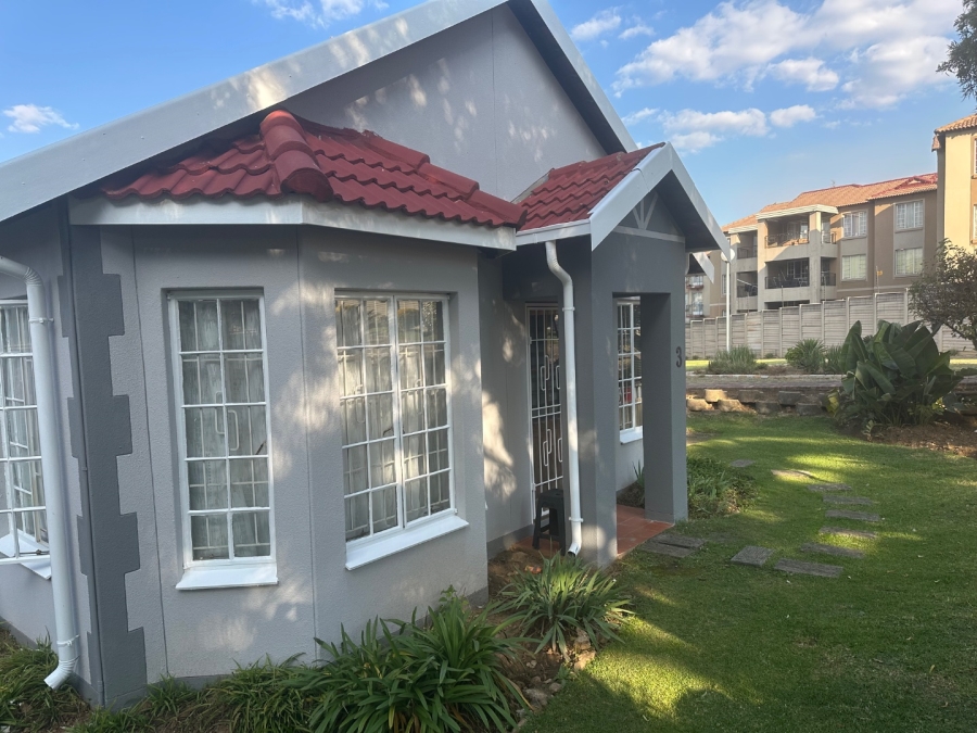 3 Bedroom Property for Sale in Mondeor Gauteng