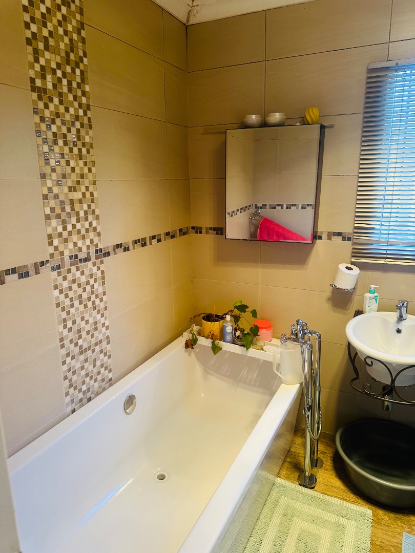 3 Bedroom Property for Sale in Mondeor Gauteng