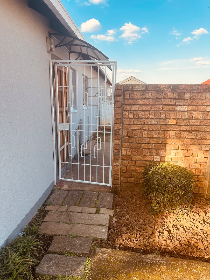3 Bedroom Property for Sale in Mondeor Gauteng