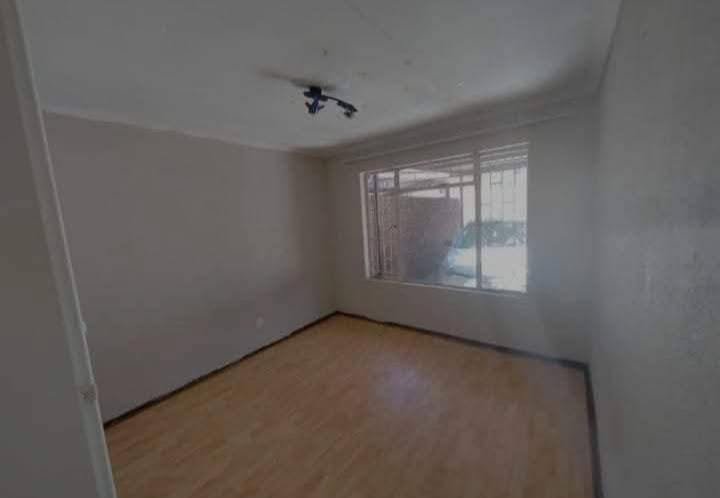 To Let 2 Bedroom Property for Rent in Birch Acres Gauteng