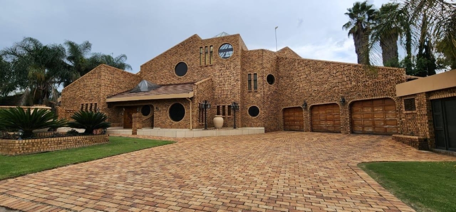 5 Bedroom Property for Sale in Sunward Park Gauteng