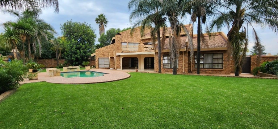 5 Bedroom Property for Sale in Sunward Park Gauteng