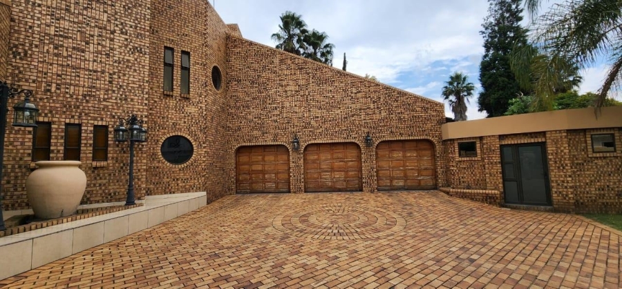 5 Bedroom Property for Sale in Sunward Park Gauteng