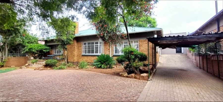 4 Bedroom Property for Sale in Symhurst Gauteng