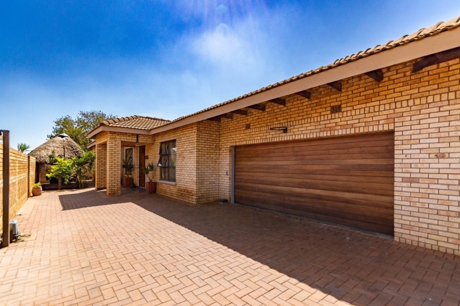 3 Bedroom Property for Sale in Palm Ridge Gauteng