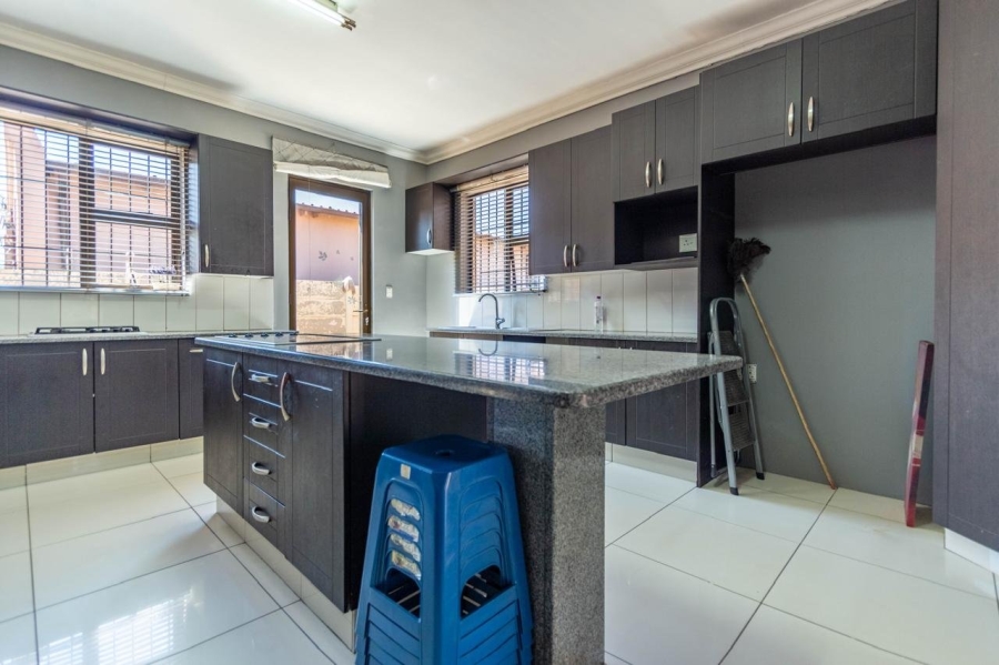 3 Bedroom Property for Sale in Palm Ridge Gauteng